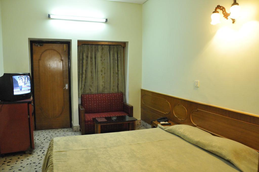 Hotel Heera Kolkata Eksteriør bilde